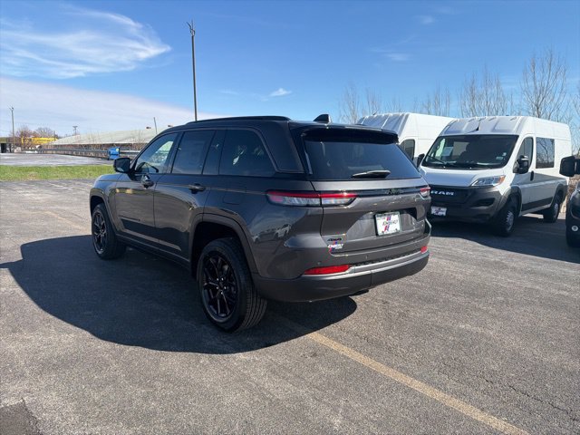 New 2026 Jeep Grand Cherokee Altitude AWD/4WD image 2