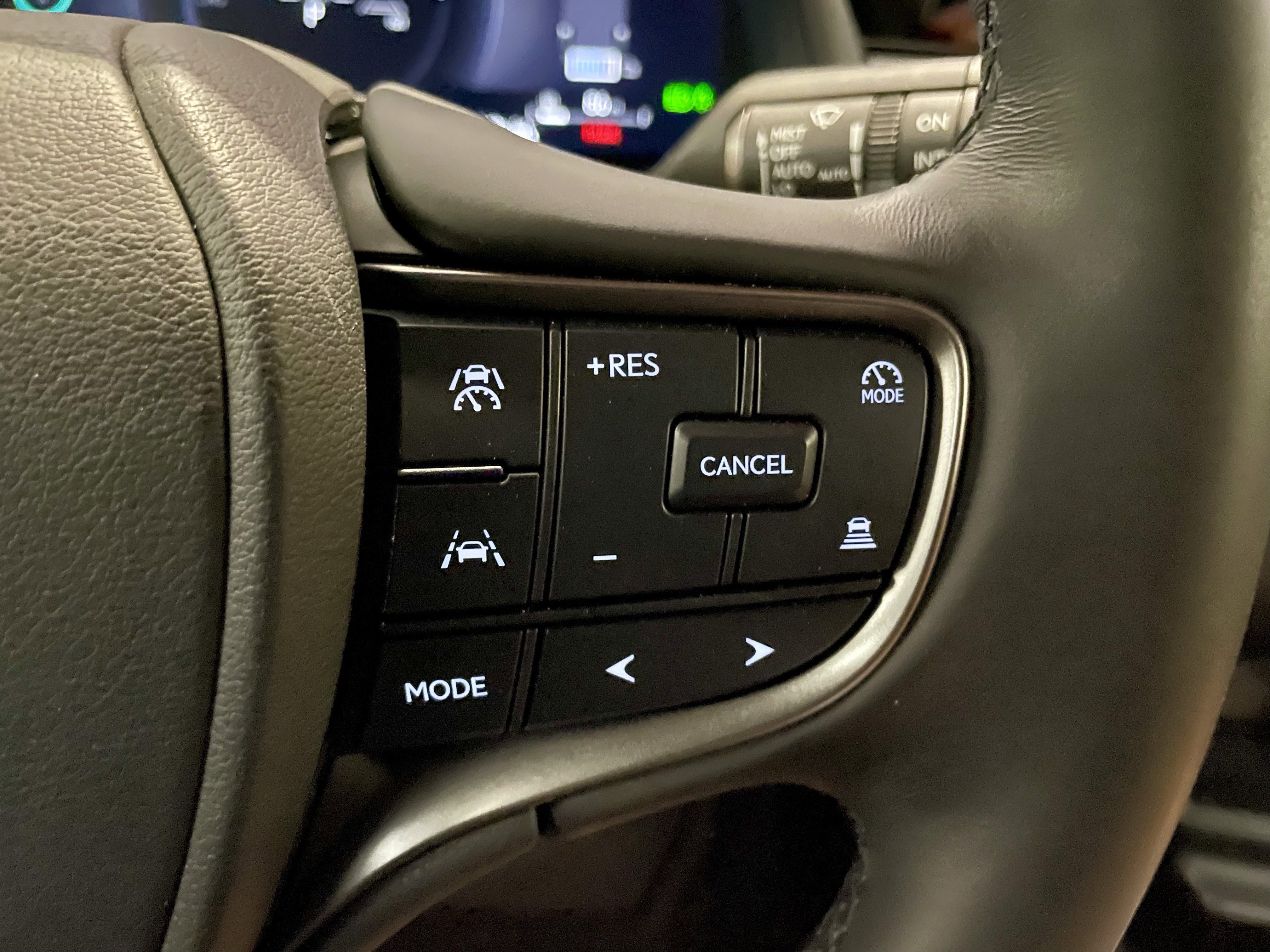 Used 2025 Lexus UX 300h AWD image 22