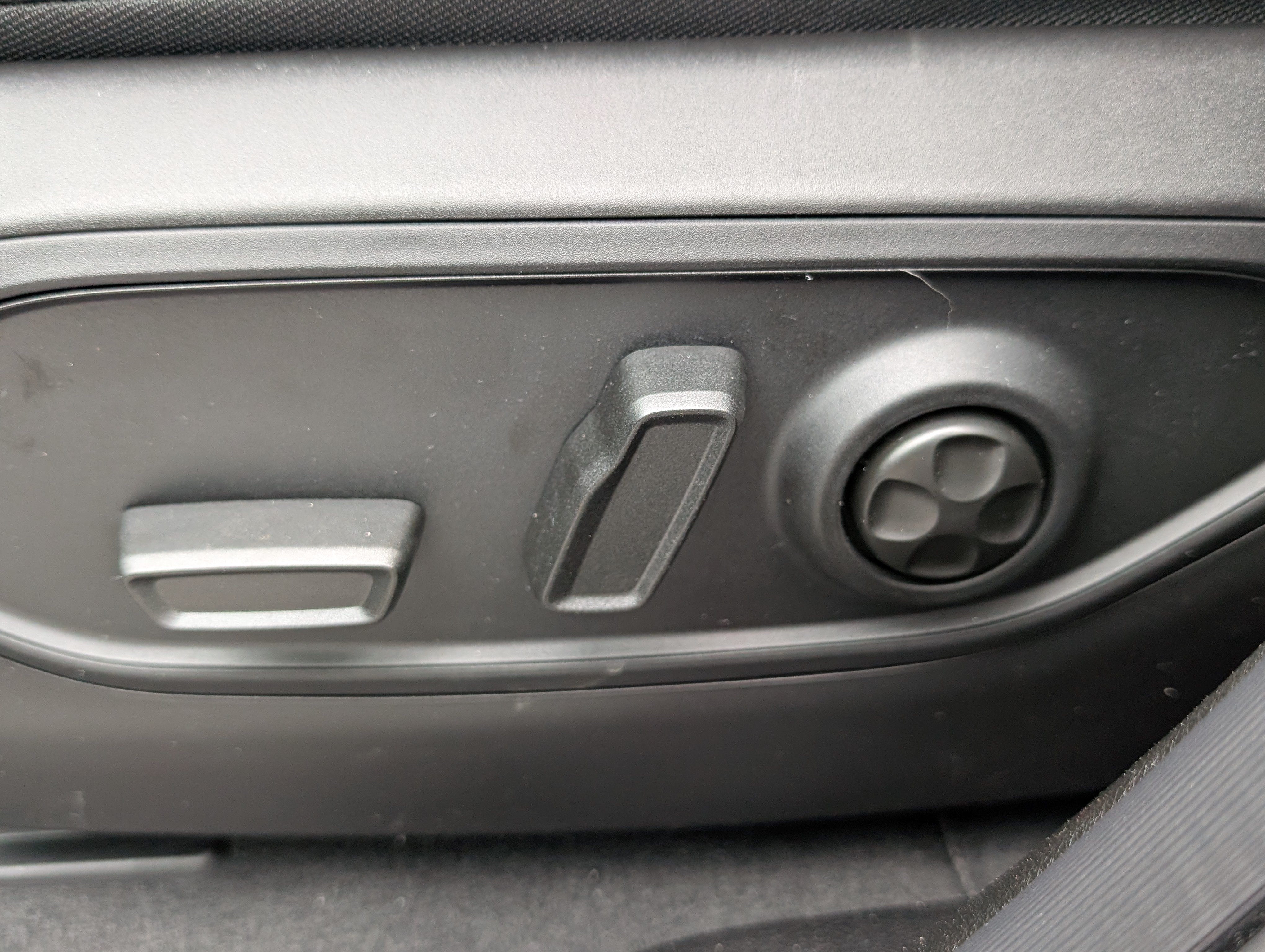 New 2025 Jeep Grand Cherokee Altitude AWD/4WD image 19