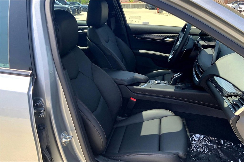 Used 2025 Cadillac CT5 Sport w/ Technology Package image 9