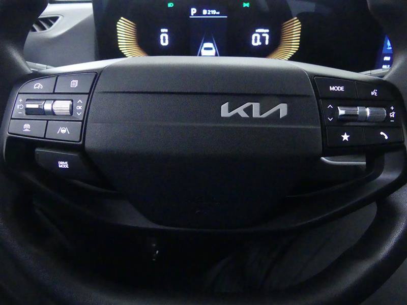Used 2025 Kia K4 FWD image 16