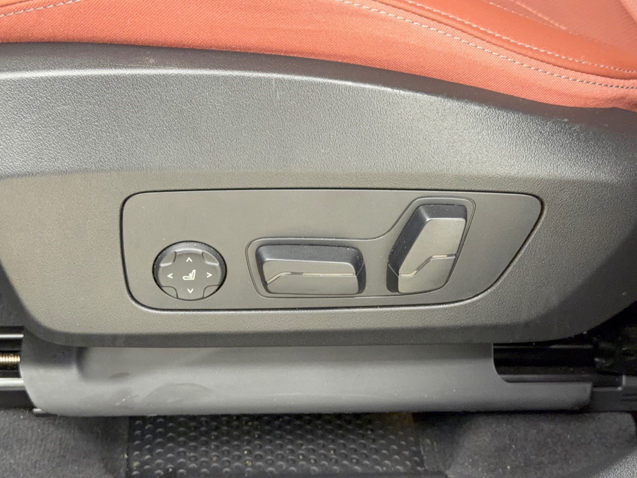 Used 2026 BMW X1 xDrive28i AWD/4WD image 16