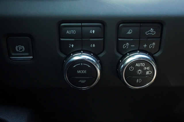 Used 2023 GMC Sierra 1500 AT4 w/ AT4 Premium Package AWD/4WD image 16