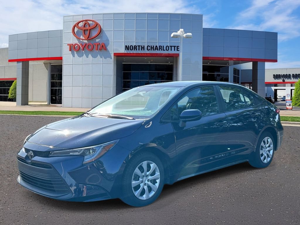 Used 2024 Toyota Corolla LE FWD image 4