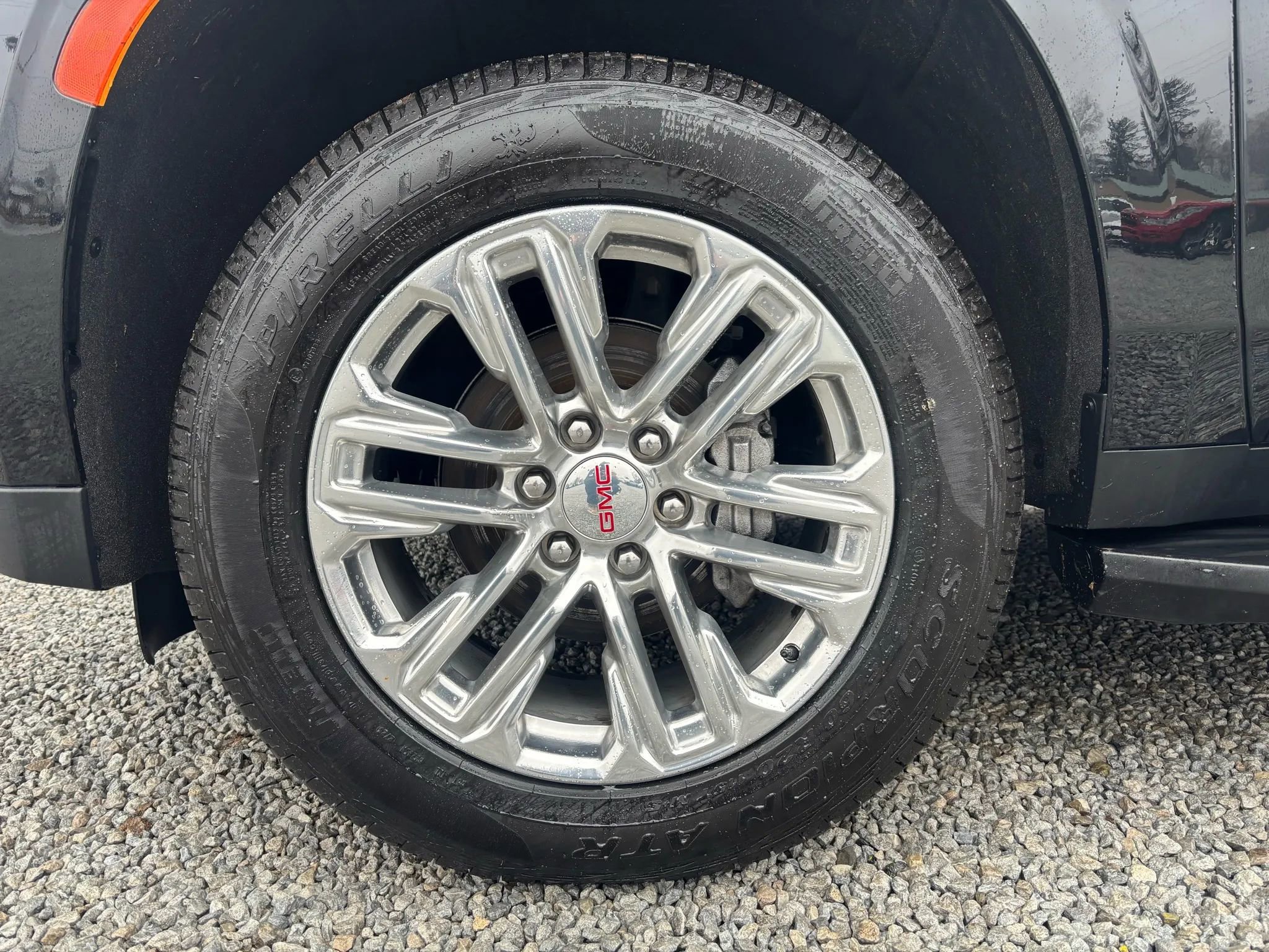 Used 2023 GMC Yukon SLT image 12