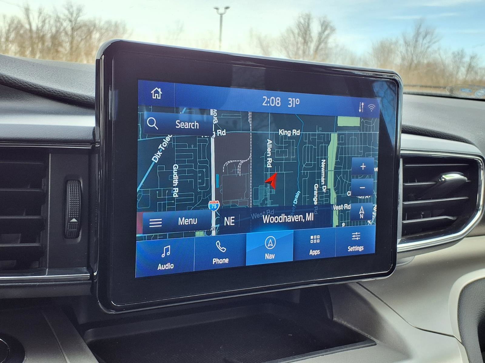 Used 2021 Ford Explorer XLT w/ Equipment Group 202A image 9