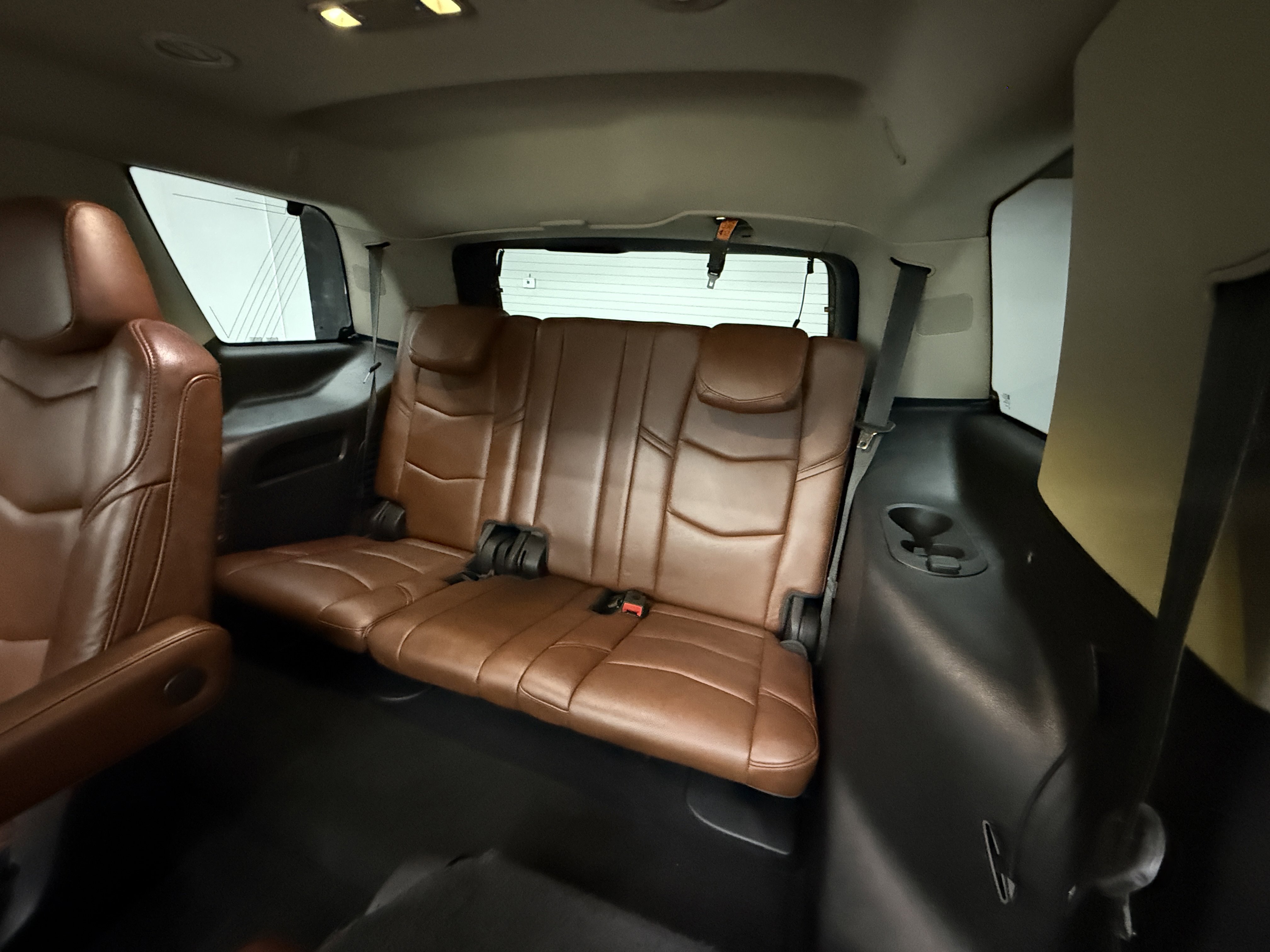 Used 2018 Cadillac Escalade Luxury AWD/4WD image 29