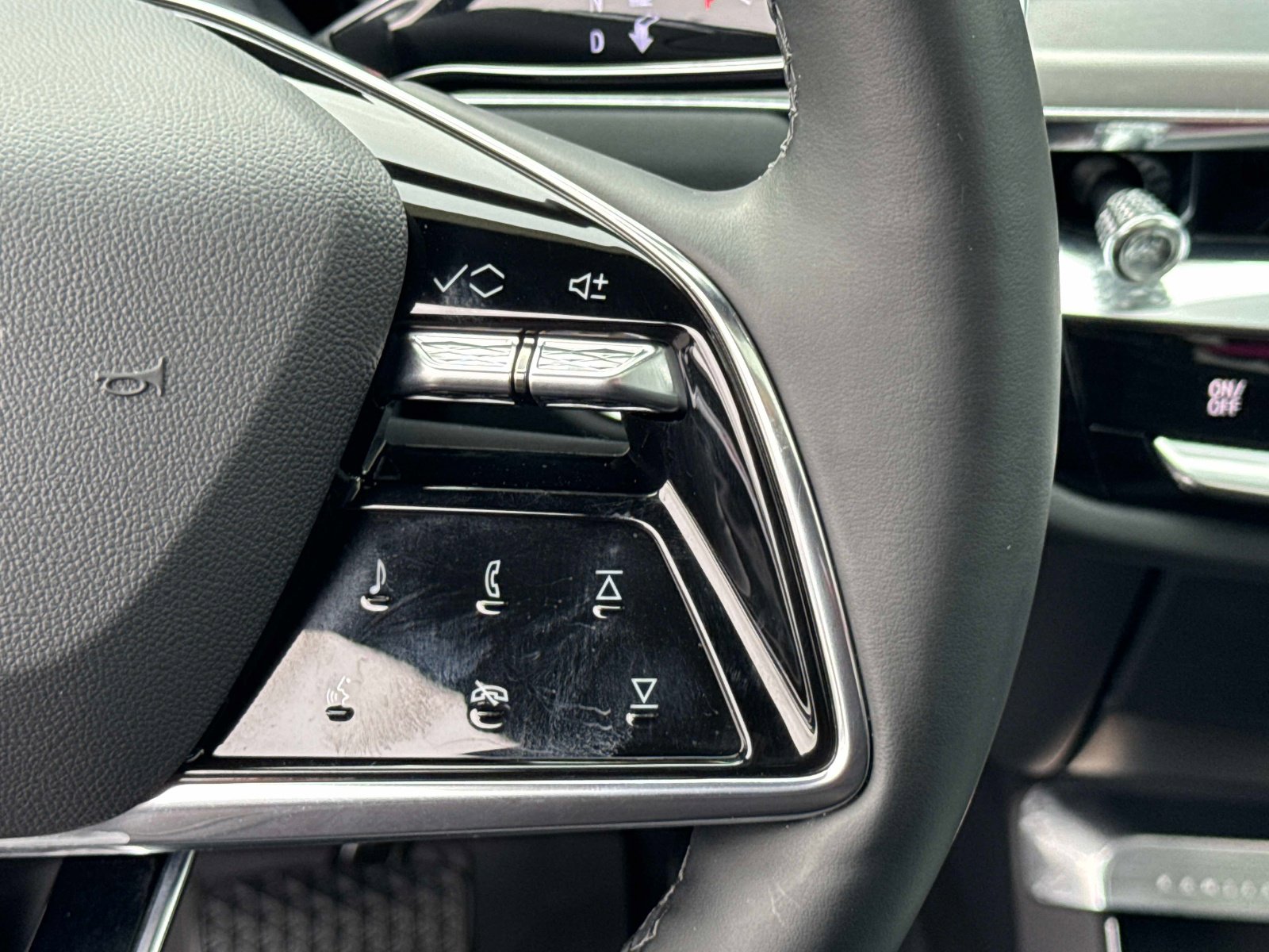 Certified 2024 Cadillac Lyriq Luxury w/ LPO, Floor Liner Package image 8