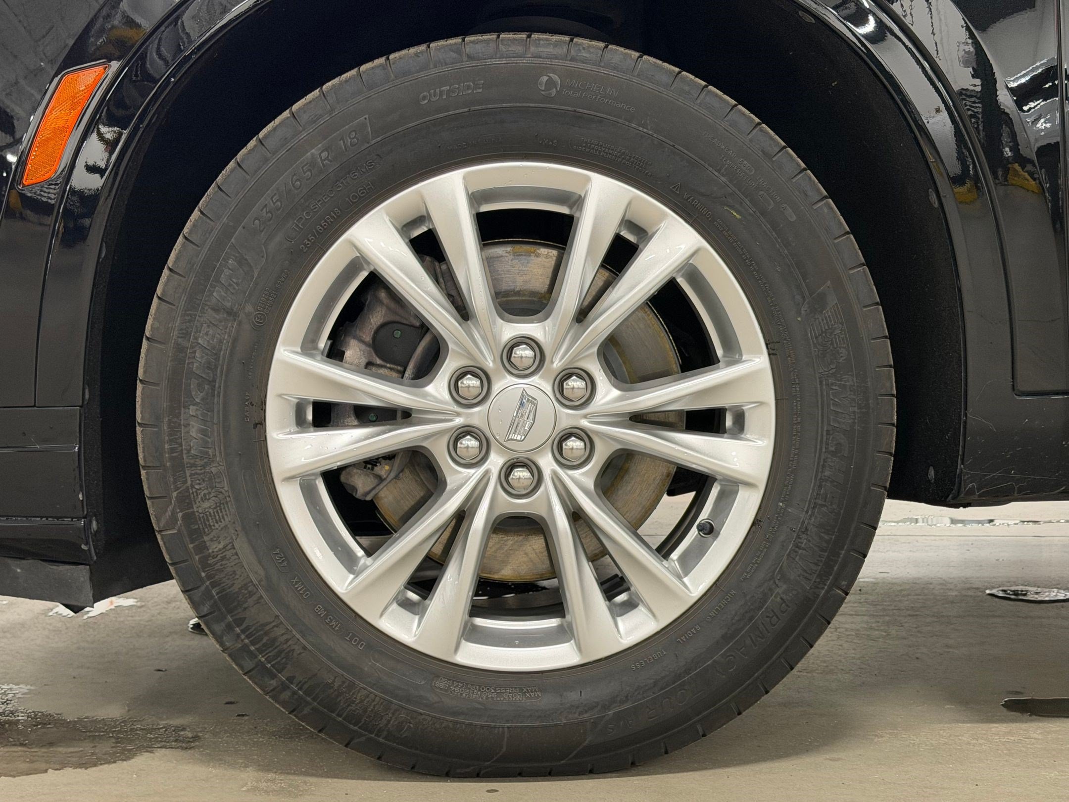 Certified 2025 Cadillac XT6 Luxury FWD image 12