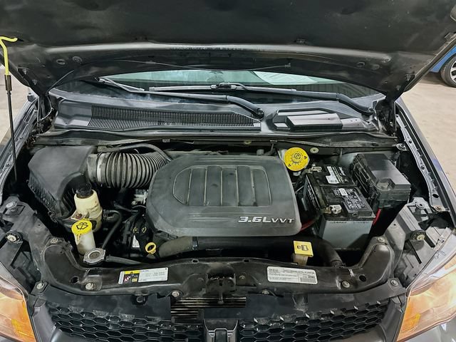 Used 2016 Dodge Grand Caravan R/T FWD image 32