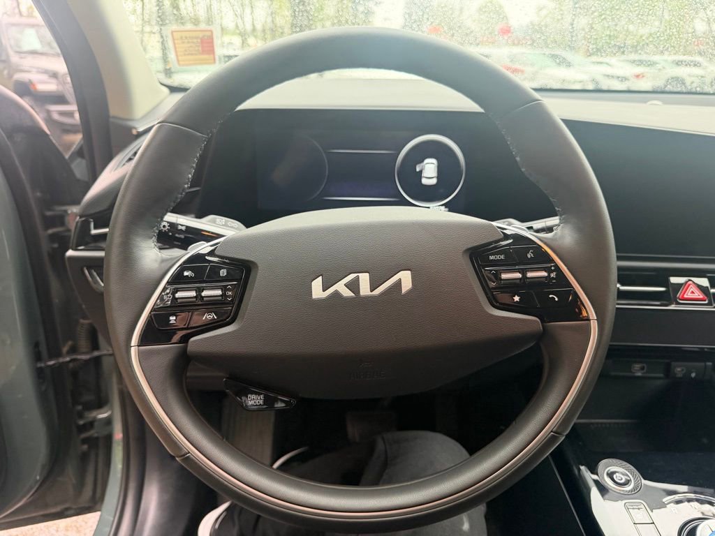 Used 2024 Kia Niro Wind w/ Wind Preserve Package FWD image 16