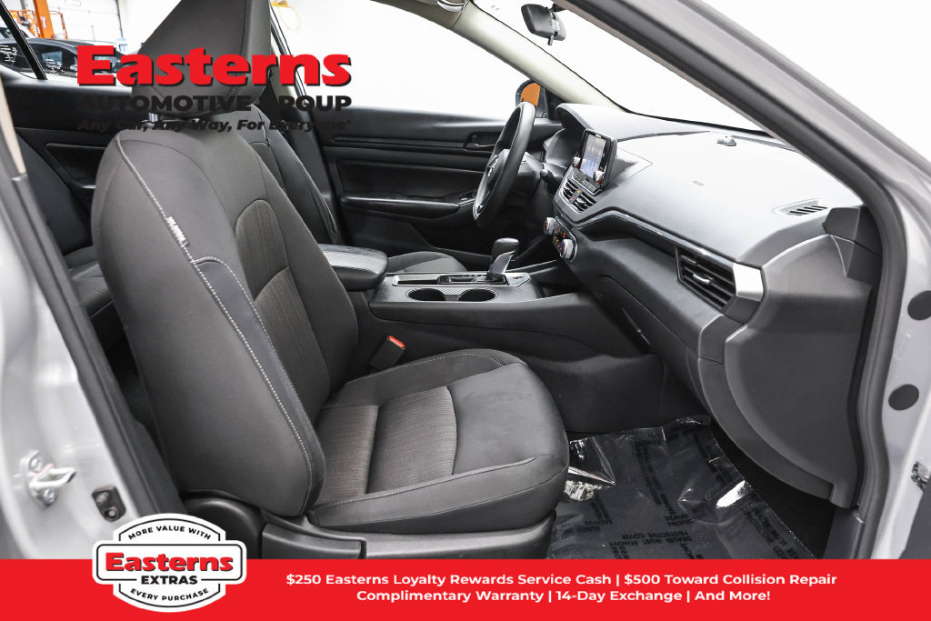 Used 2024 Nissan Altima 2.5 S FWD image 24
