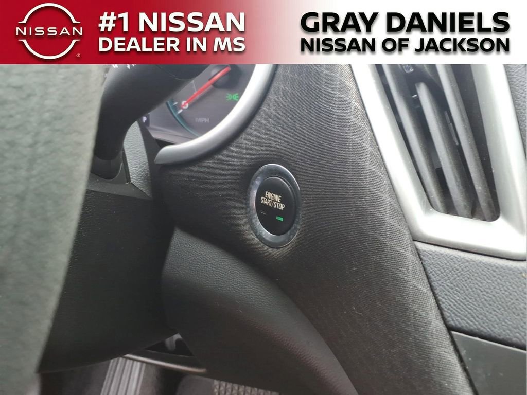 Used 2022 Chevrolet Malibu LT FWD image 15