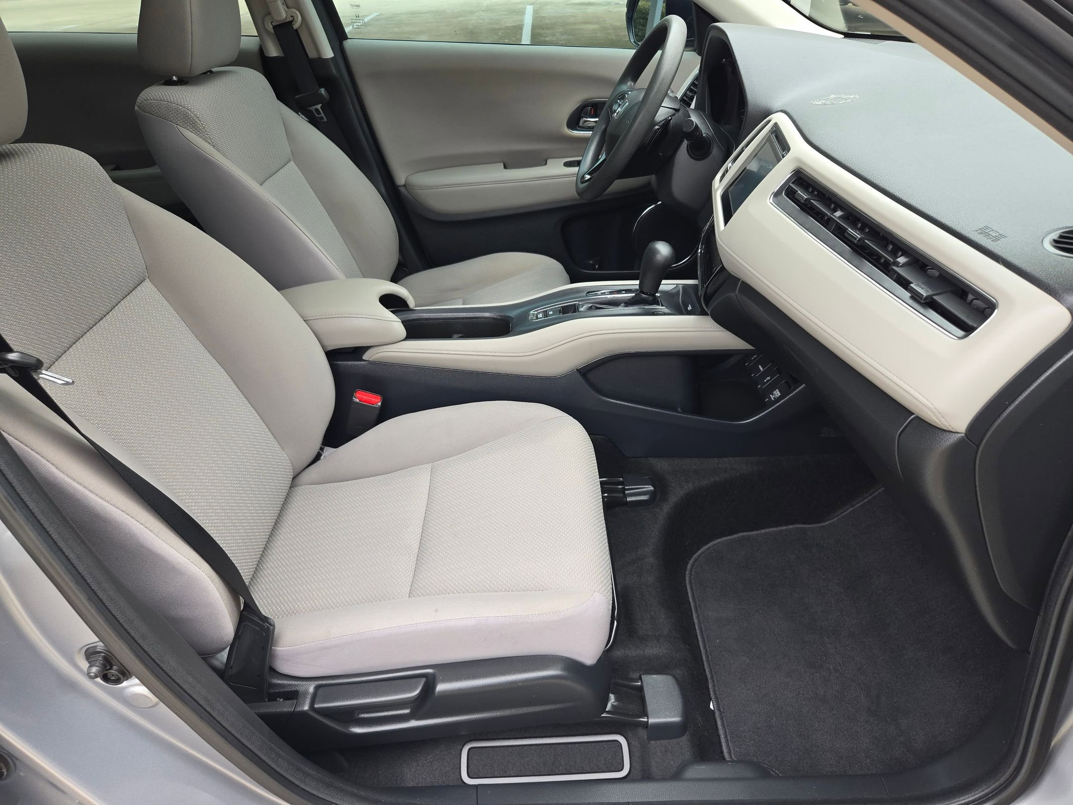 Used 2018 Honda HR-V EX image 28