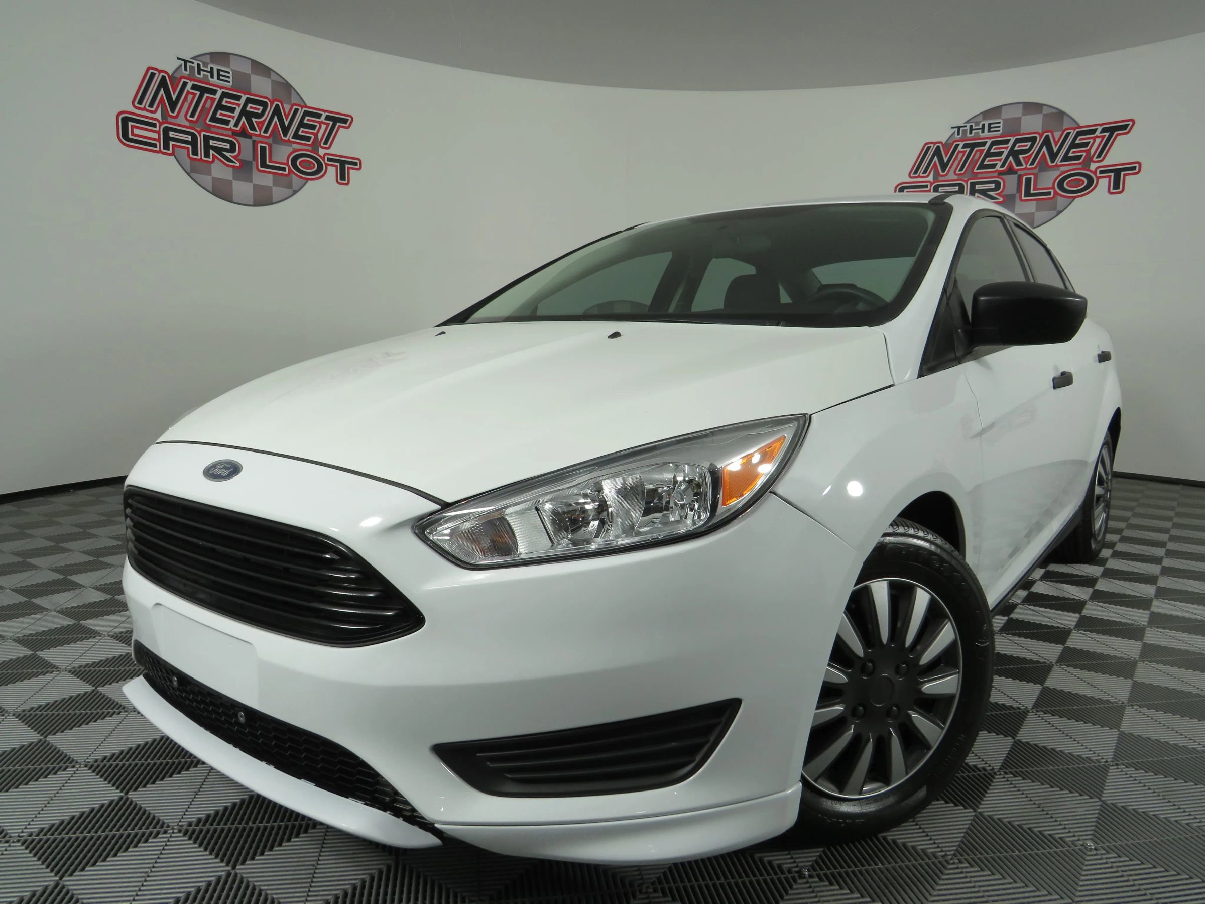 Used 2018 Ford Focus S FWD image 1