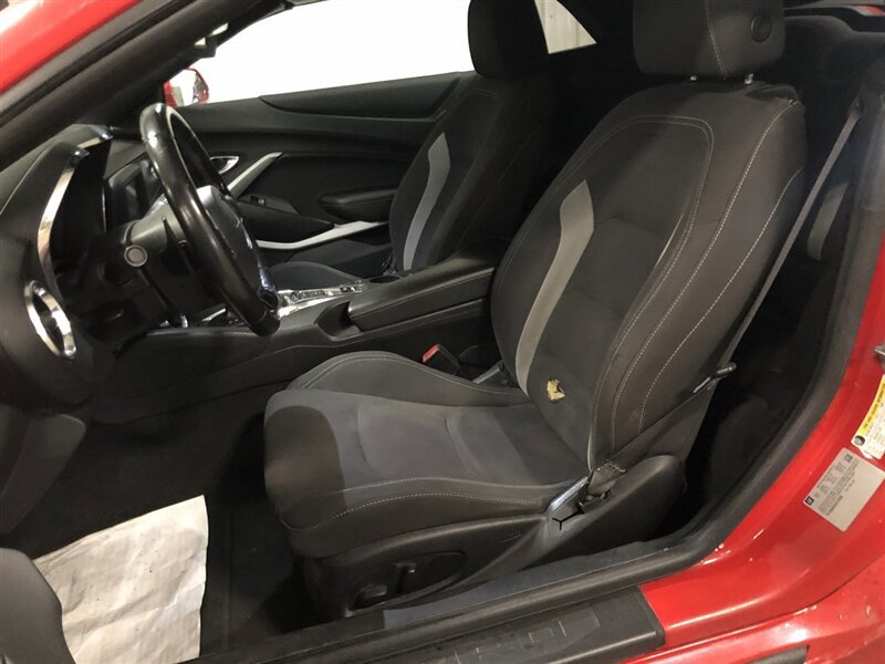 Used 2018 Chevrolet Camaro LT RWD image 15