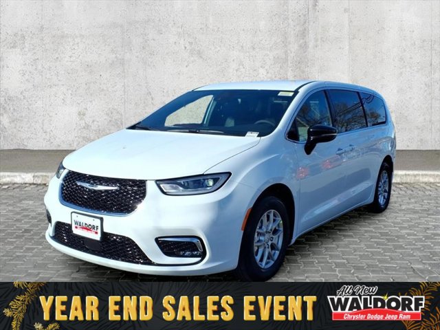 New 2026 Chrysler Pacifica Select image 5