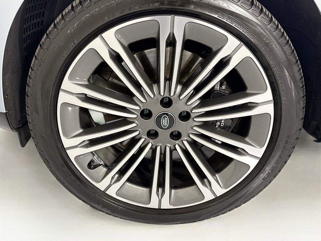 Used 2023 Land Rover Range Rover Long Wheelbase Autobiography image 31