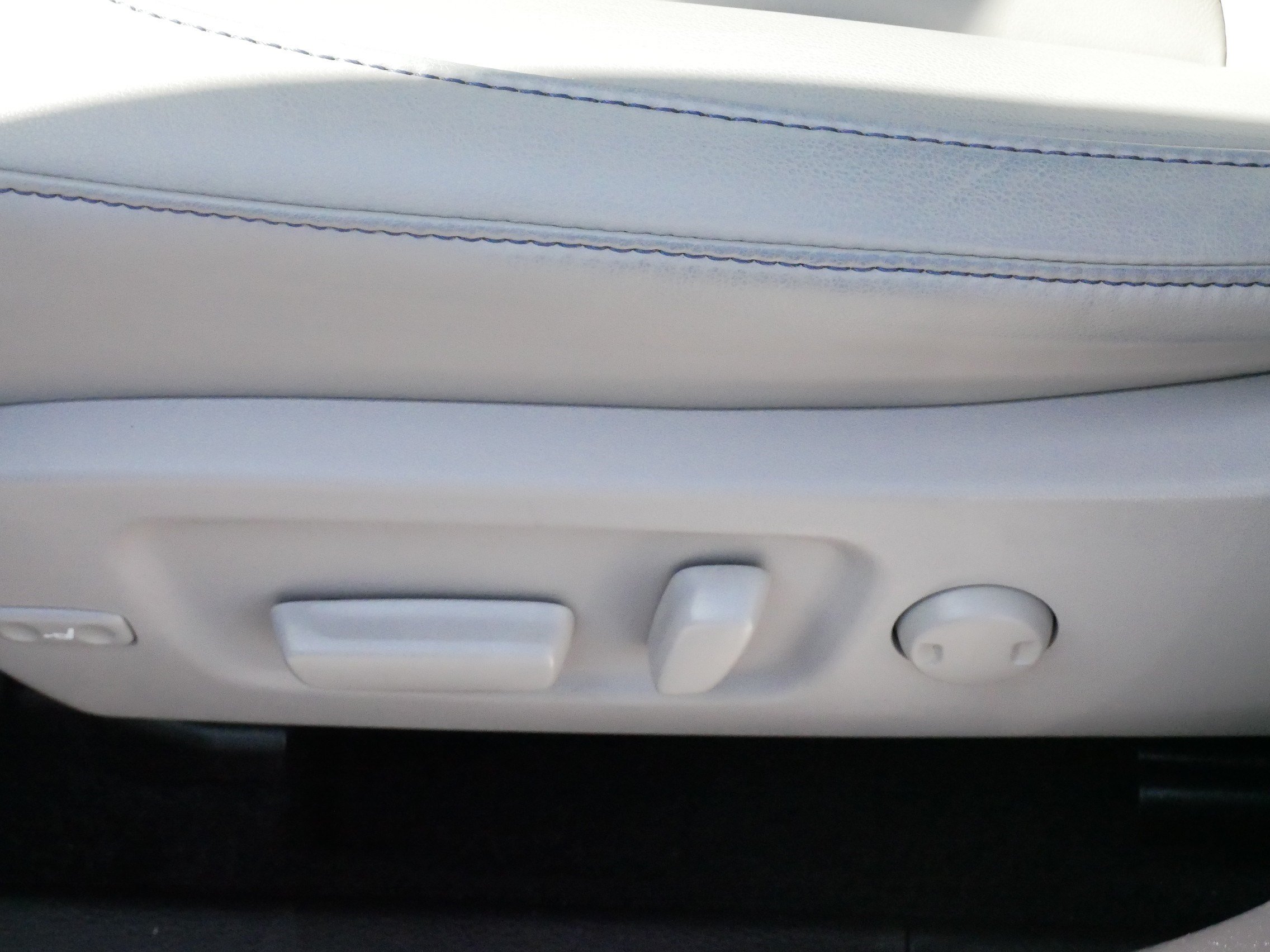 Used 2019 Toyota Highlander XLE AWD/4WD image 20