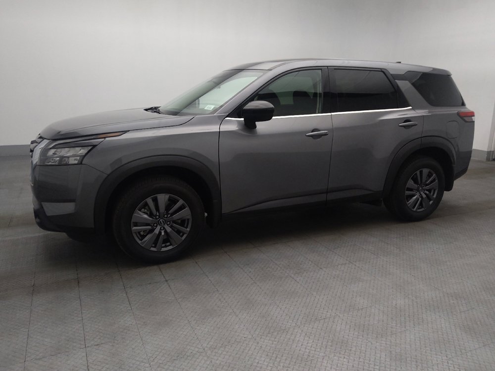 Used 2023 Nissan Pathfinder S image 2