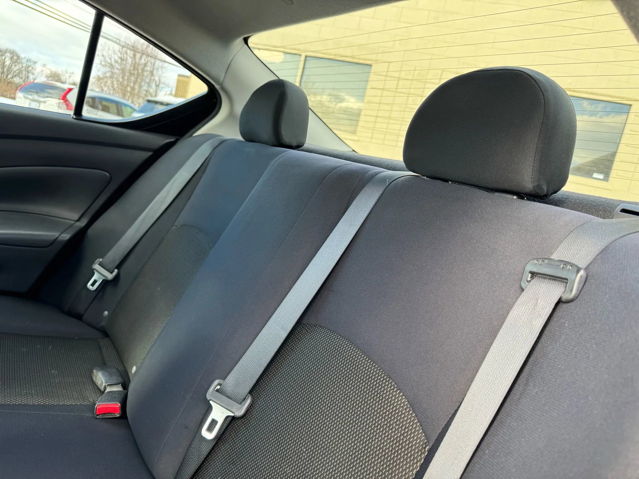 Used 2012 Nissan Versa SV w/ Convenience Pkg image 32