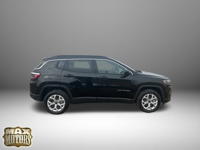 New 2025 Jeep Compass Latitude image 11