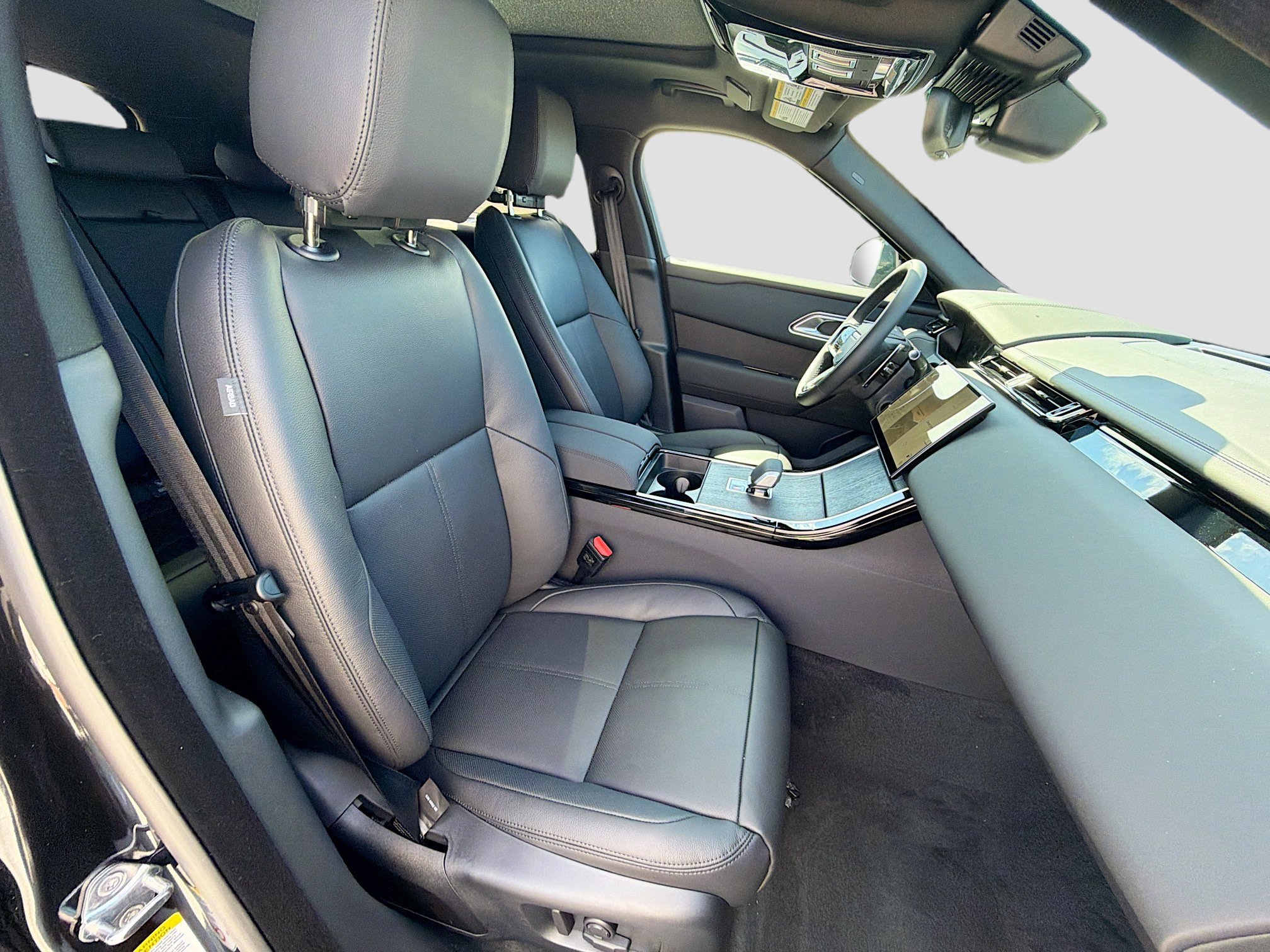 New 2026 Land Rover Range Rover Velar Dynamic SE image 15