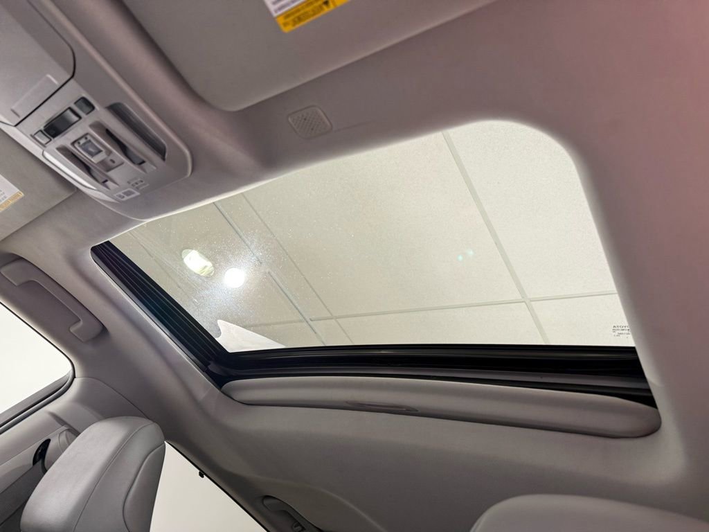 Certified 2022 Toyota Highlander XLE image 18