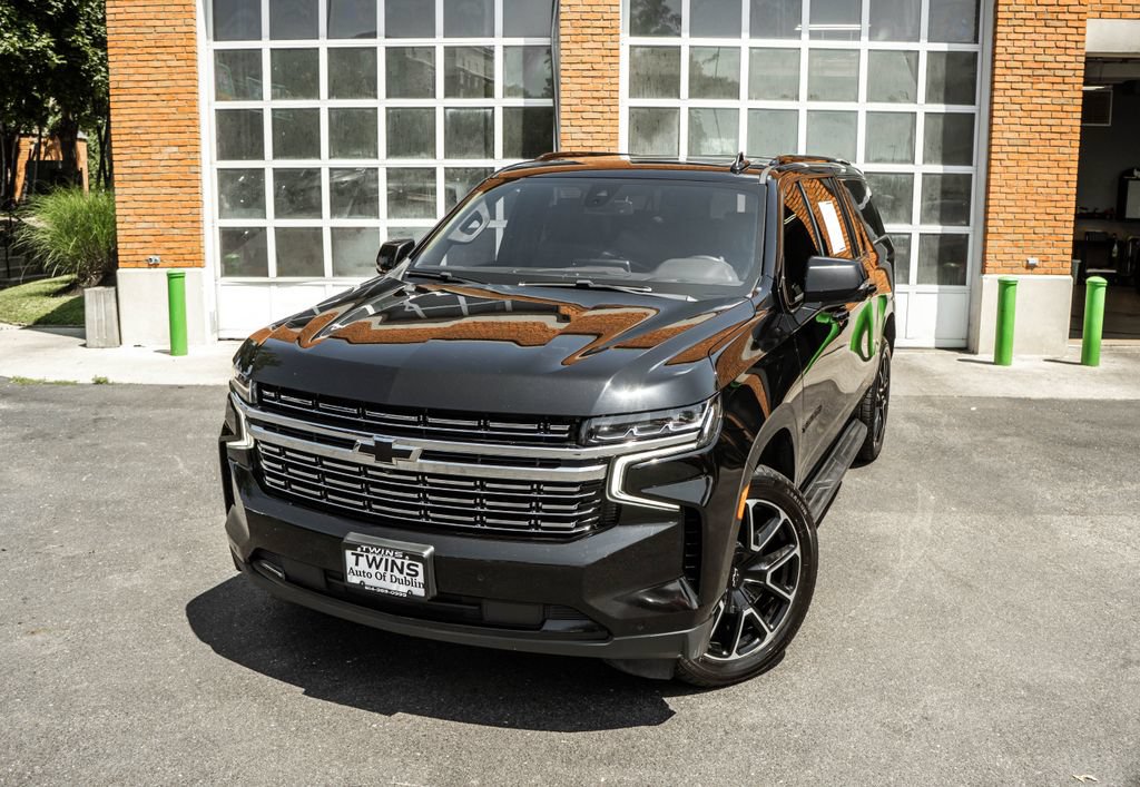 Used 2021 Chevrolet Suburban RST w/ Luxury Package AWD/4WD image 2