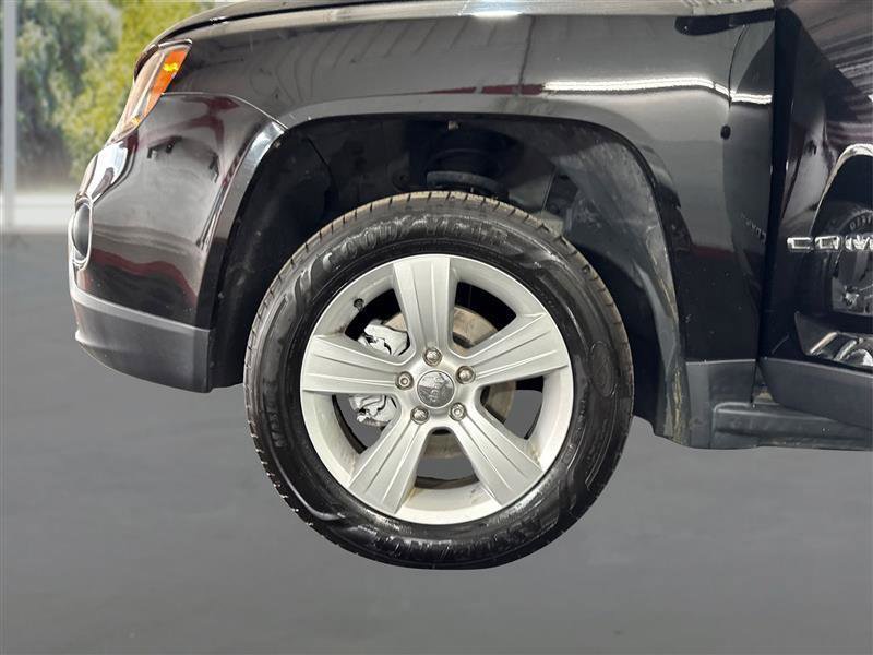 Used 2016 Jeep Compass Latitude AWD/4WD image 18