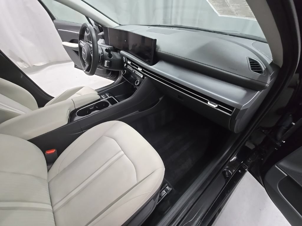 Used 2025 Hyundai Sonata SEL FWD image 26