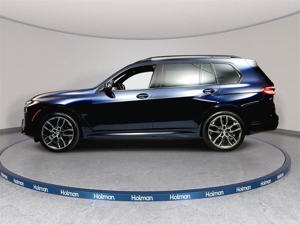 New 2026 BMW X7 M60i image 2