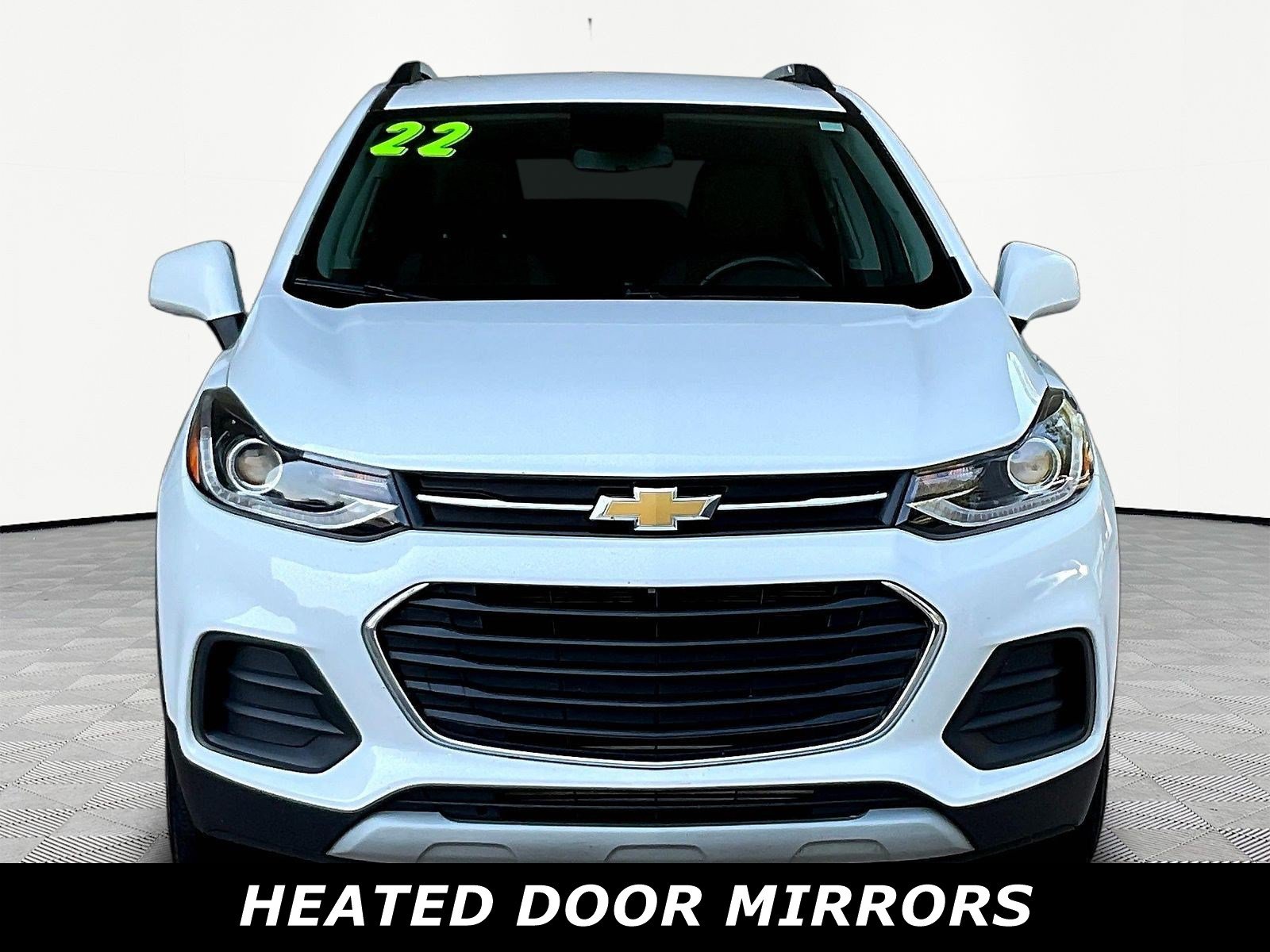 Used 2022 Chevrolet Trax LT w/ LT Convenience Package AWD/4WD image 2
