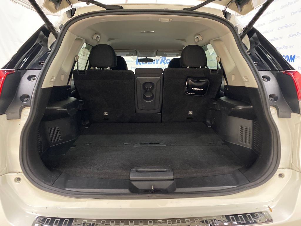 Used 2018 Nissan Rogue SV AWD/4WD image 12