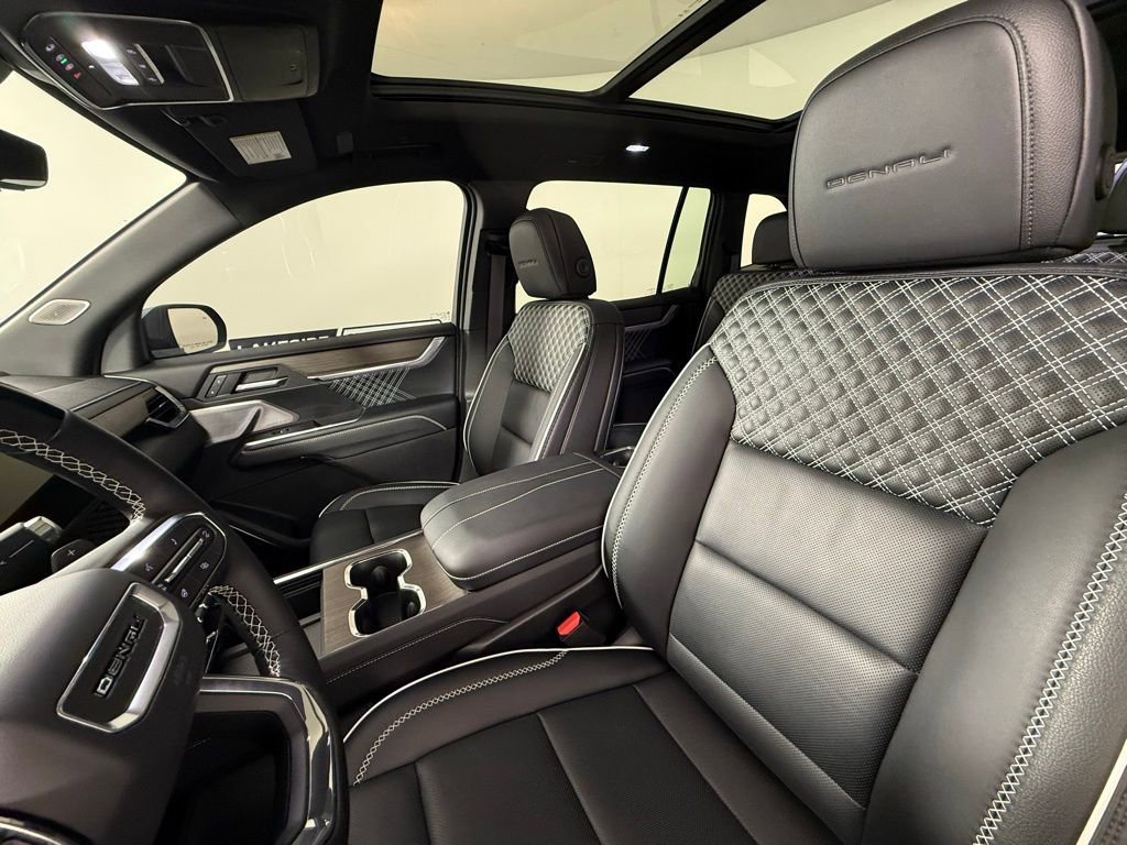 Used 2025 GMC Acadia Denali w/ Super Cruise Package image 35