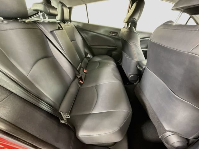 Certified 2021 Toyota Prius FWD image 27