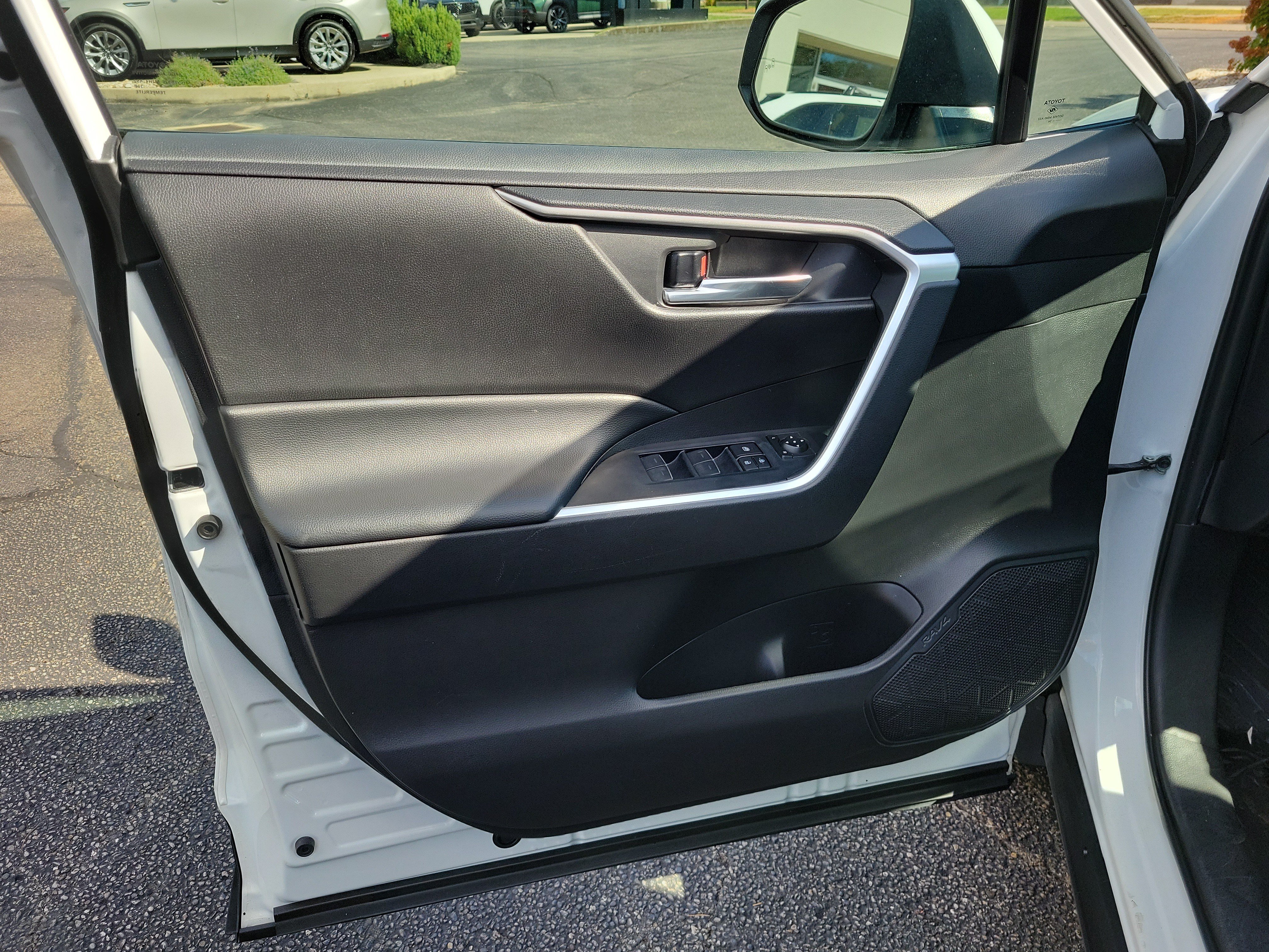 Used 2024 Toyota RAV4 XLE FWD image 20
