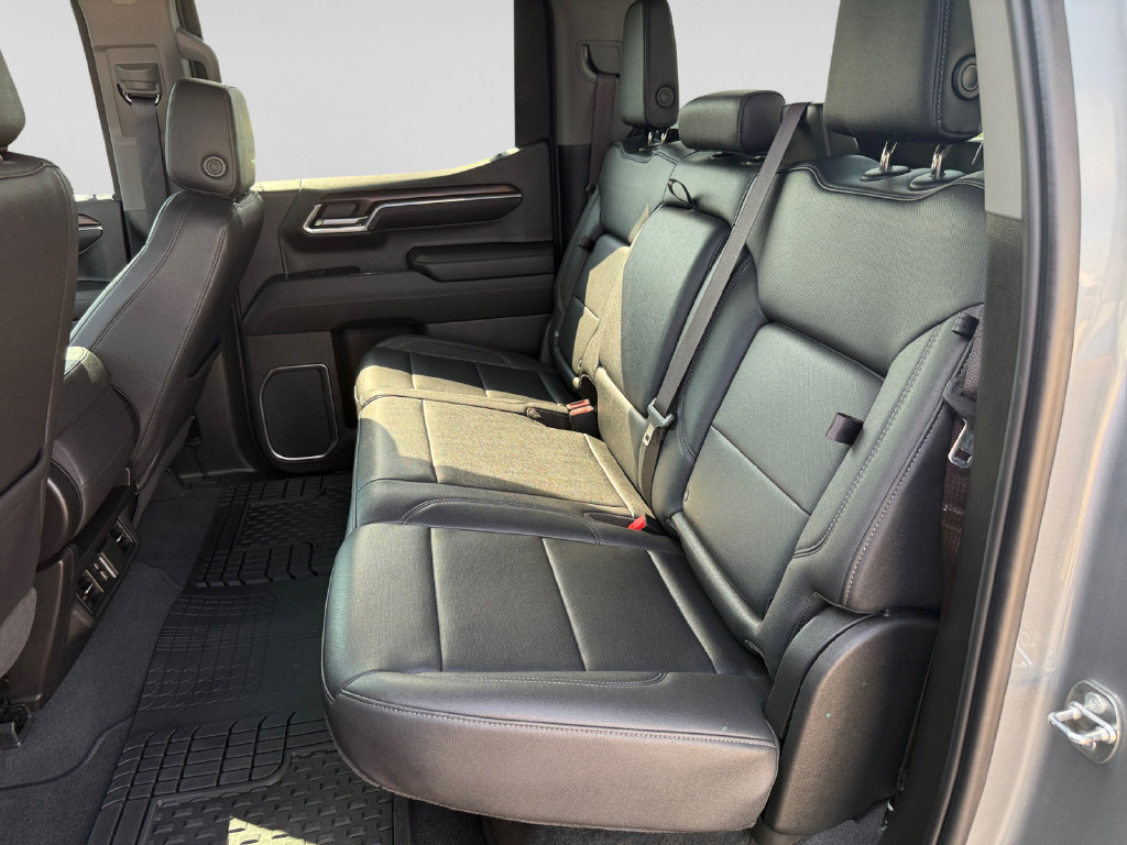 Used 2023 GMC Sierra 1500 SLT AWD/4WD image 26