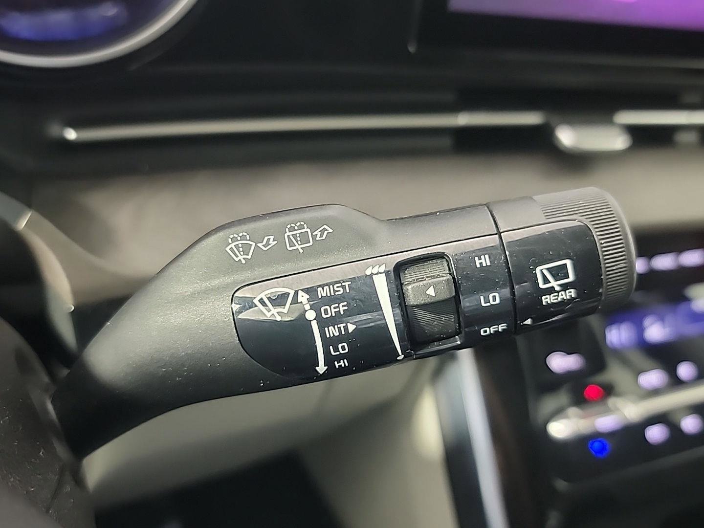 Used 2024 Kia Carnival EX image 30