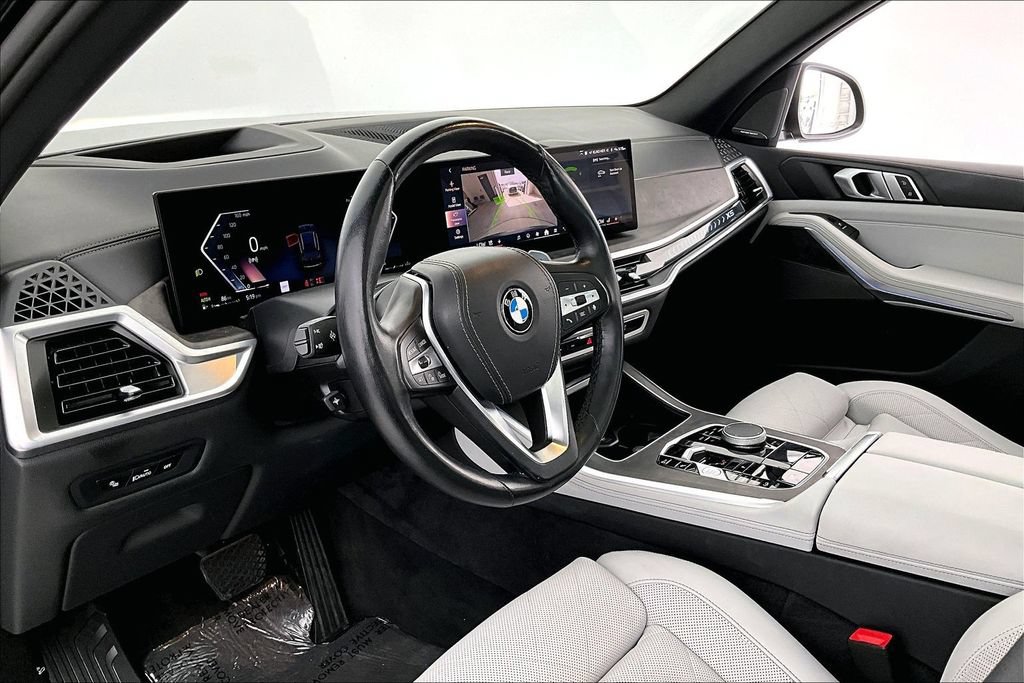 Used 2025 BMW X5 xDrive40i AWD/4WD image 16