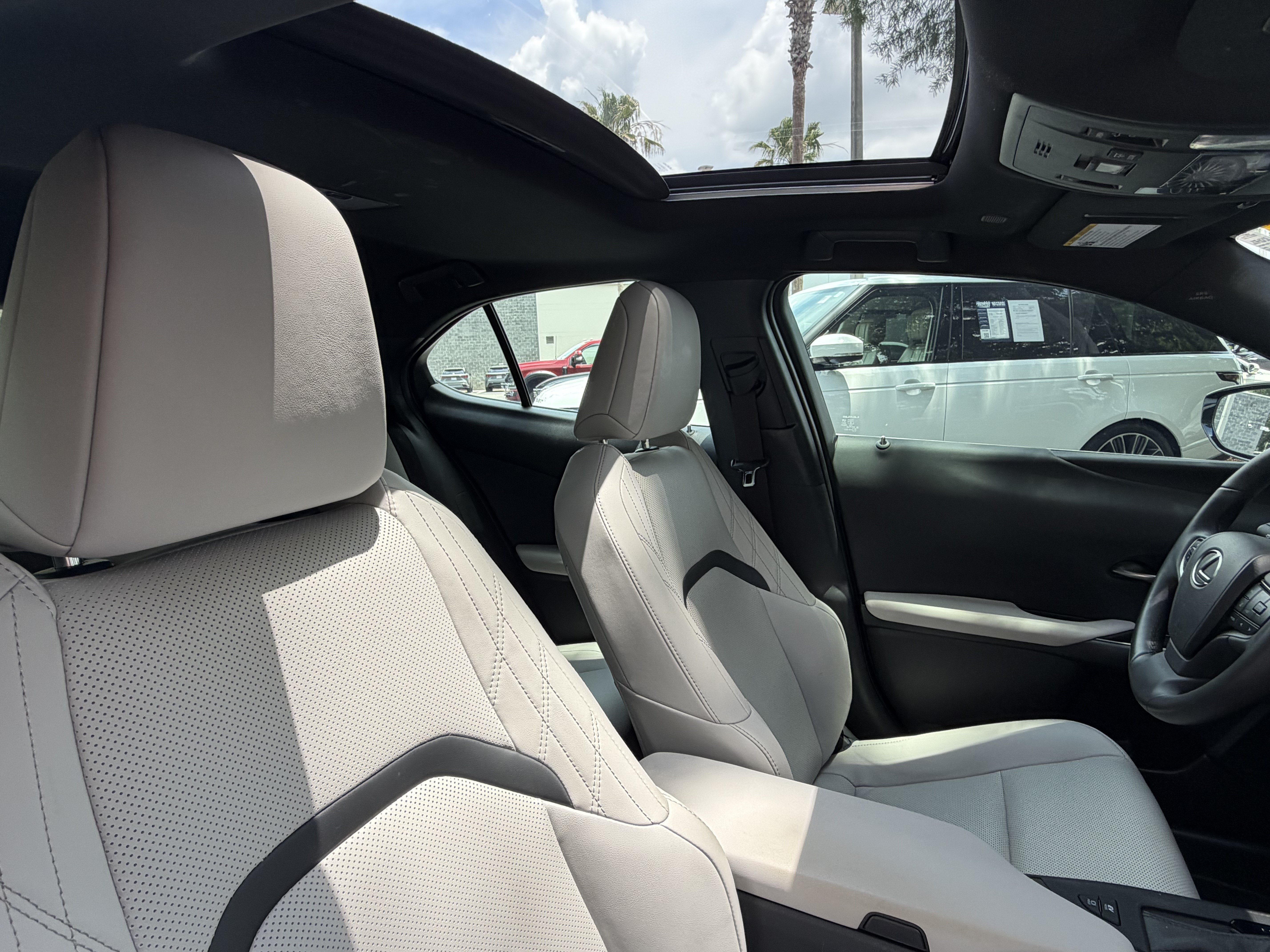 Used 2024 Lexus UX 250h F Sport FWD image 46