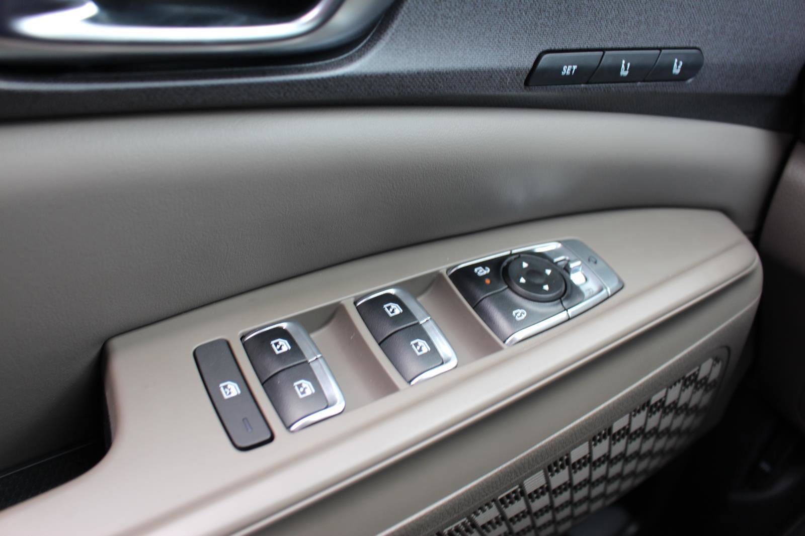 Used 2026 Kia Carnival EX image 27