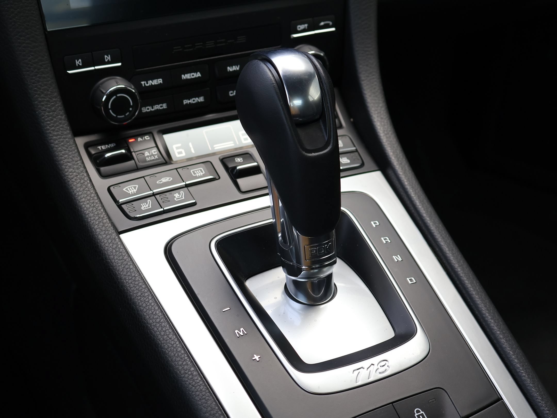 Certified 2024 Porsche 718 Cayman S RWD image 28