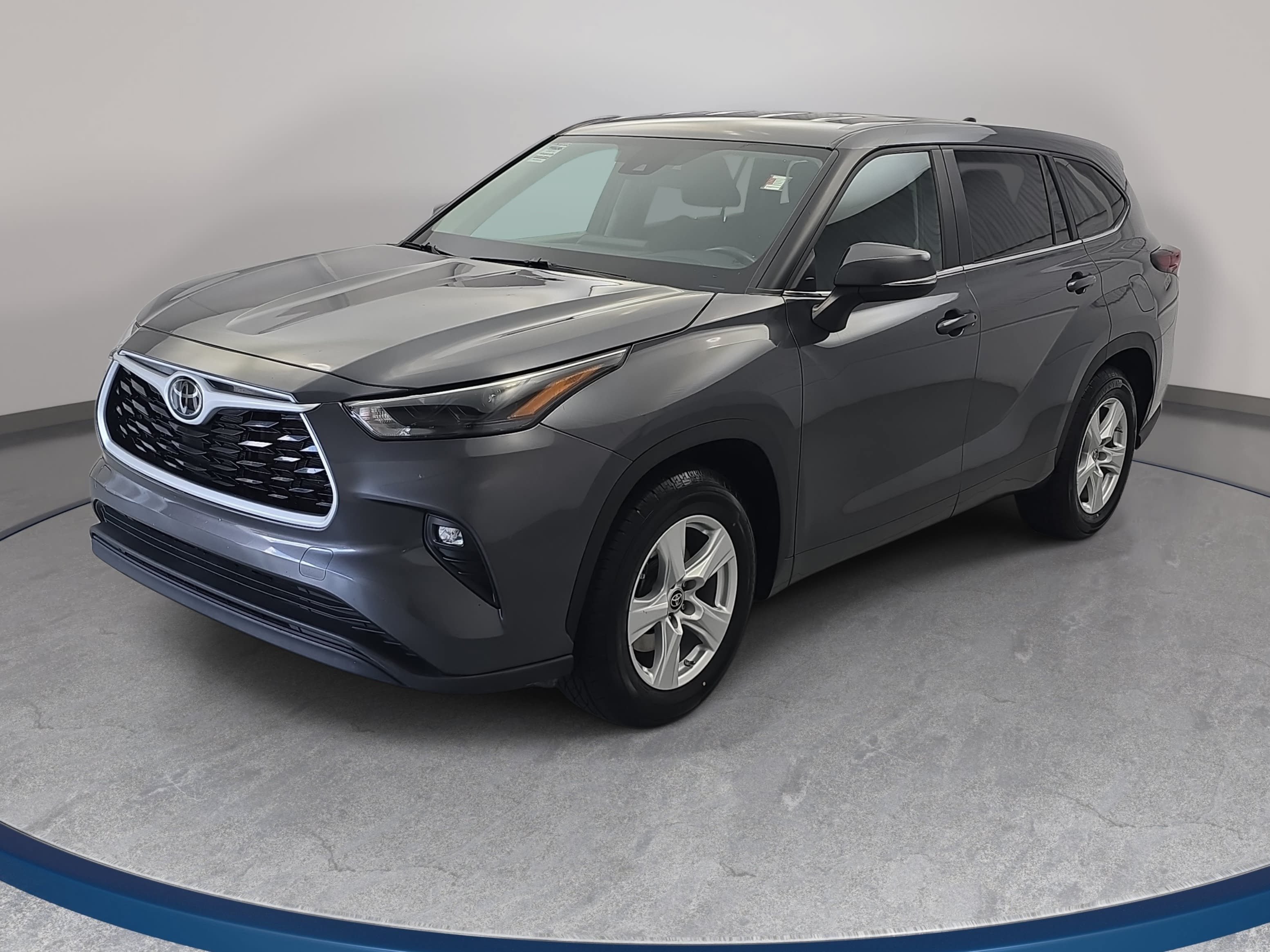 Used 2025 Toyota Highlander LE