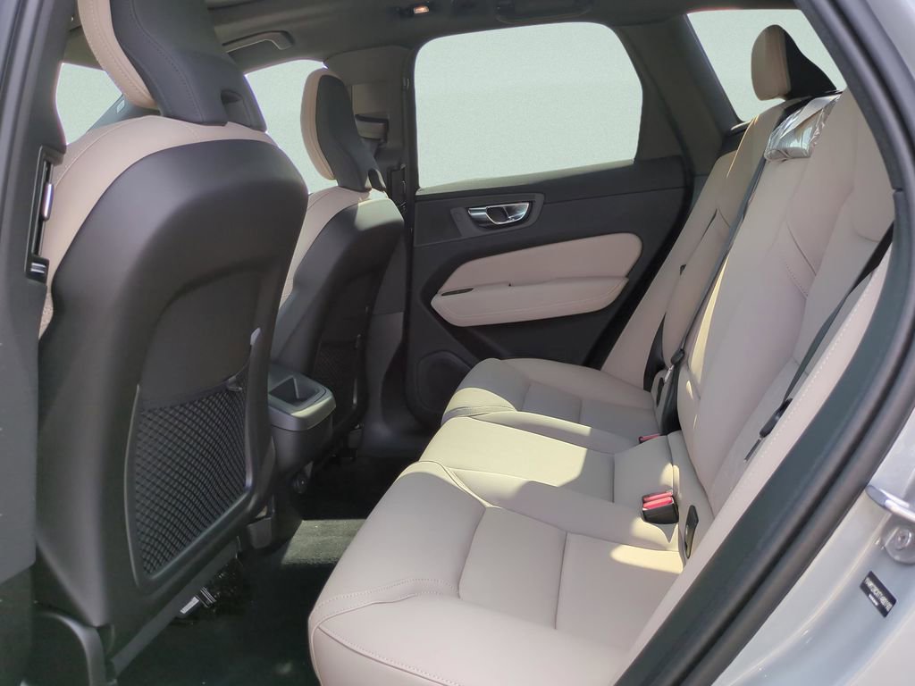 New 2026 Volvo XC60 B5 Plus AWD/4WD image 9