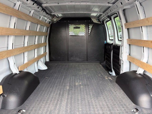 Used 2025 Chevrolet Express 2500 w/ Driver Convenience Package RWD image 10