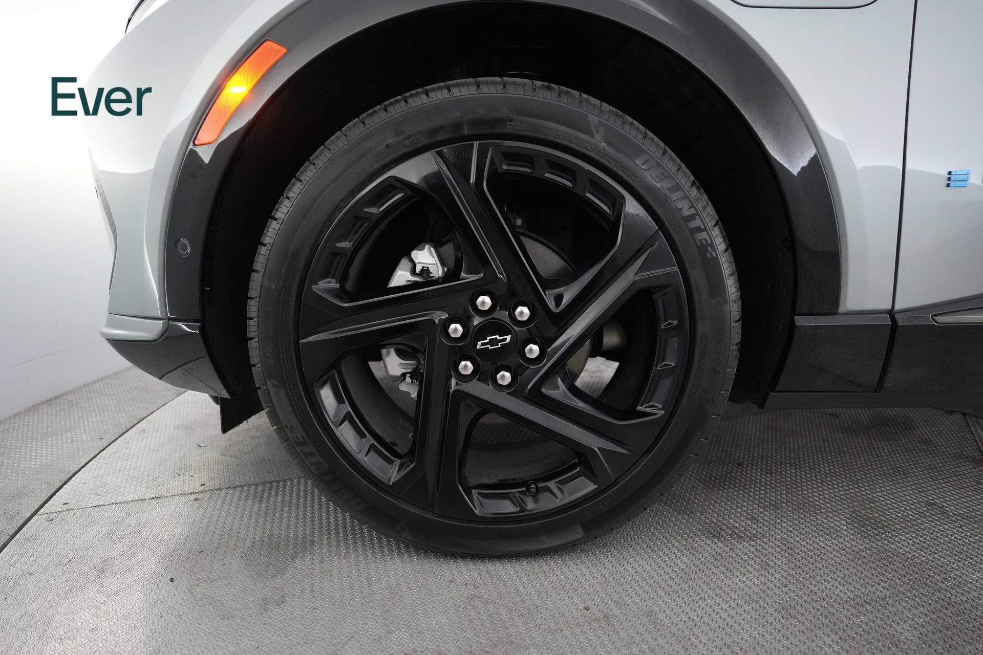 Used 2024 Chevrolet Equinox EV RS FWD image 19