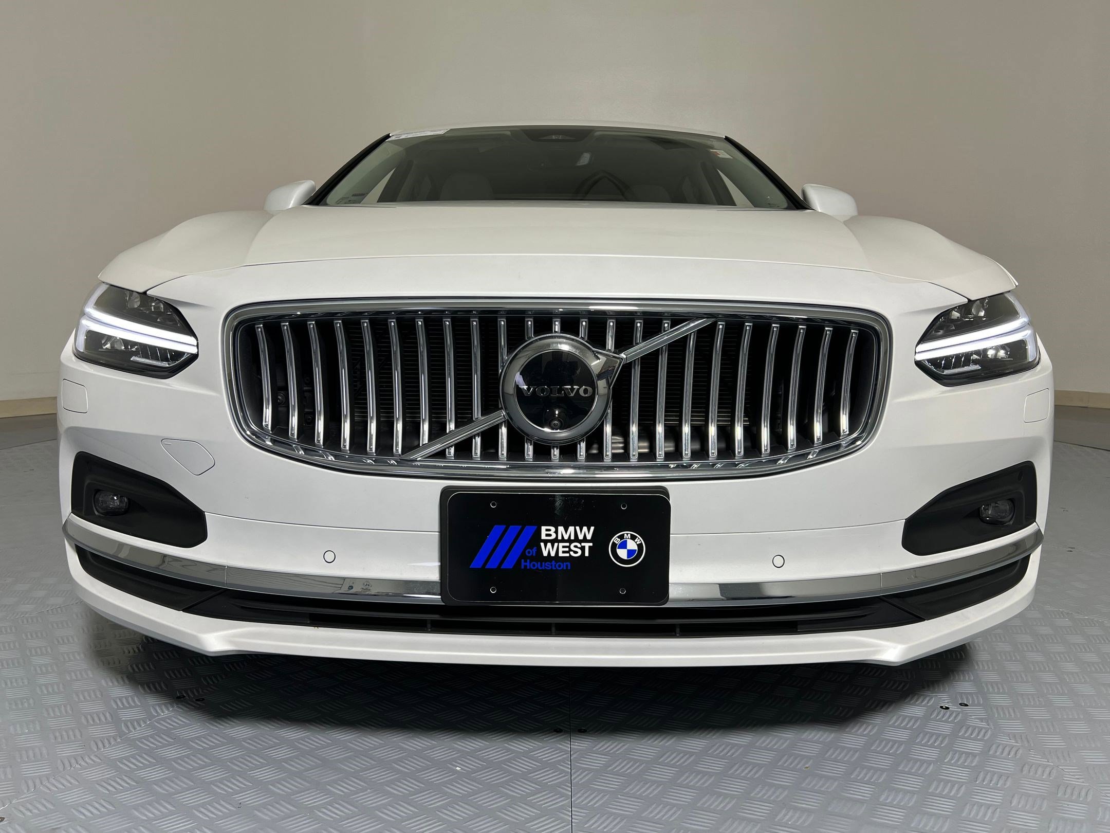 Used 2025 Volvo S90 B6 Plus image 6