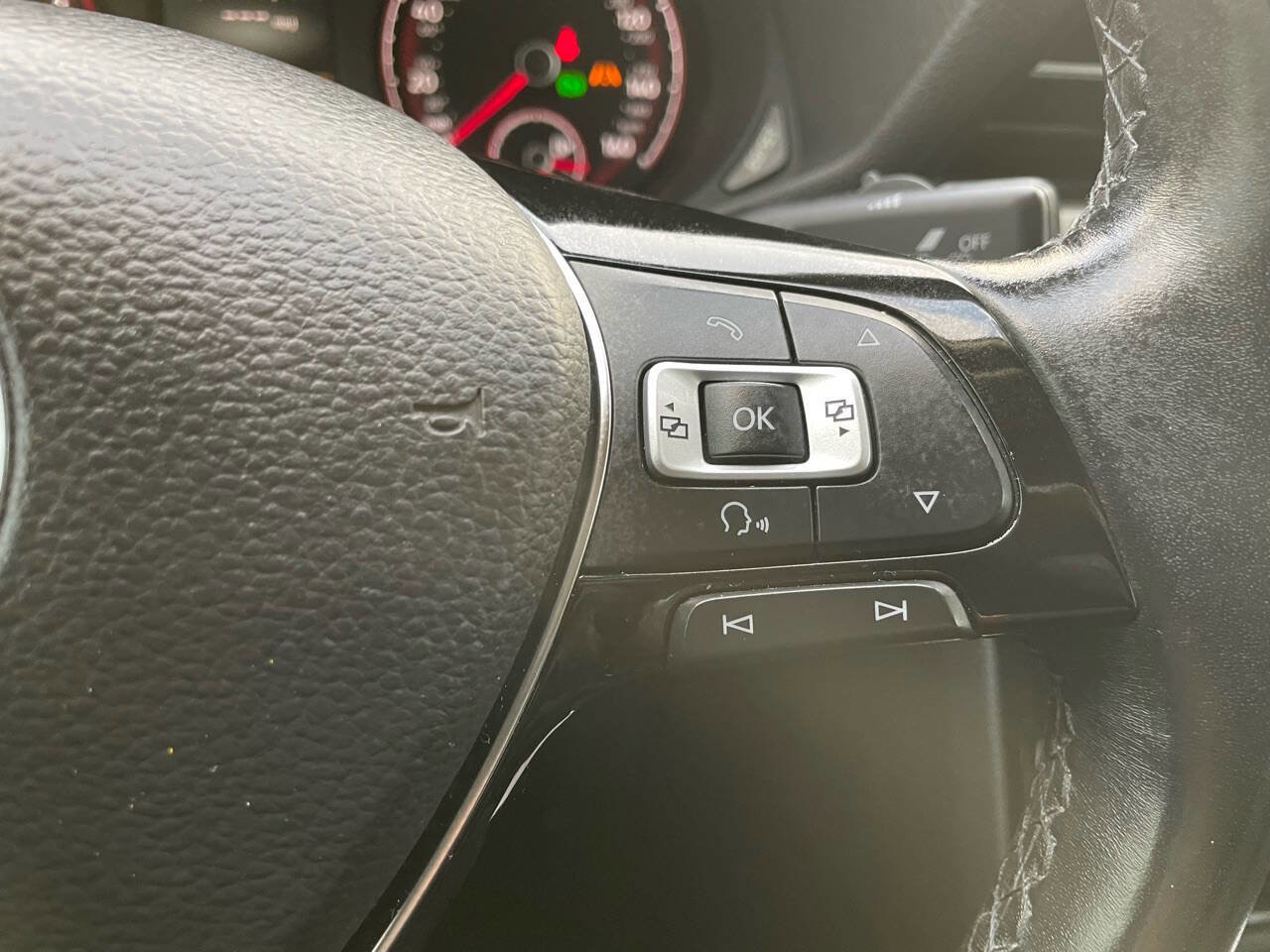 Used 2020 Volkswagen Passat 2.0T SE image 23