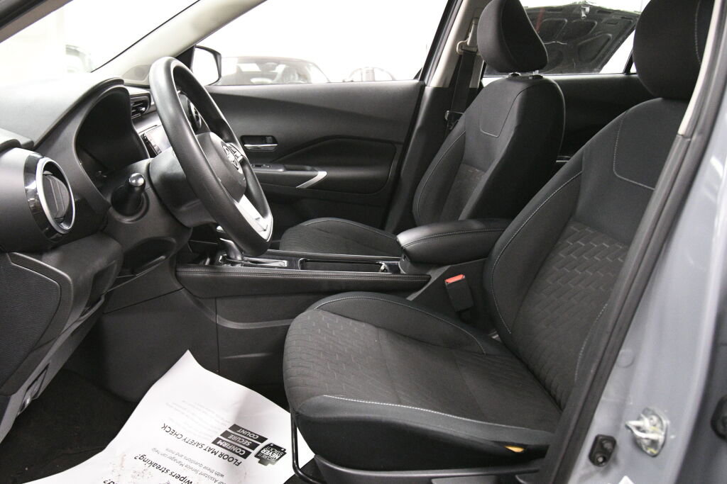 Used 2022 Nissan Kicks SV image 10
